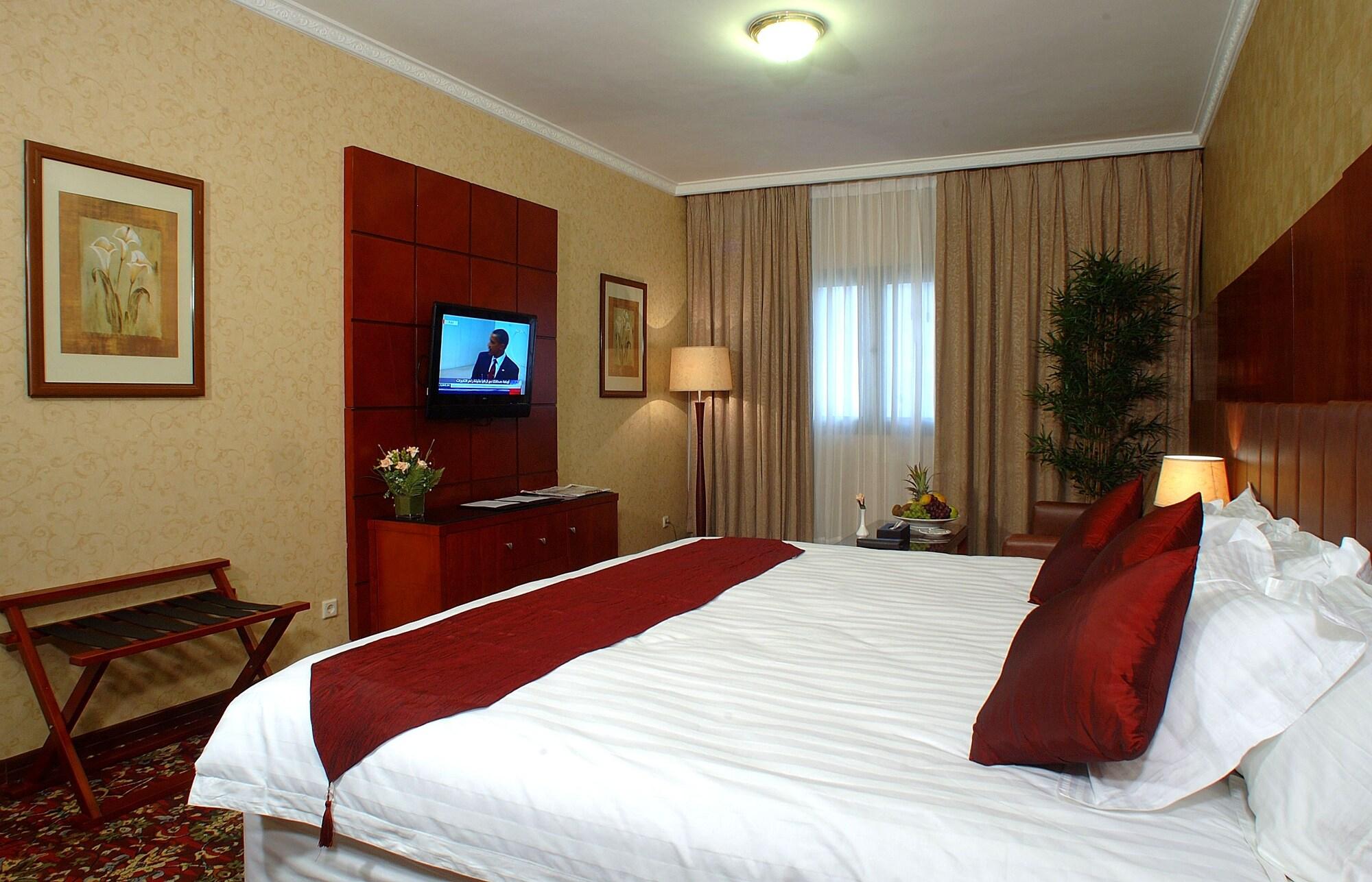 Shaza Regency Plaza Al Madinah 호텔 메디나 외부 사진 A room at the hotel