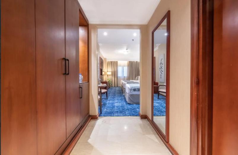 Shaza Regency Plaza Al Madinah 호텔 메디나 외부 사진 A guest room at the hotel